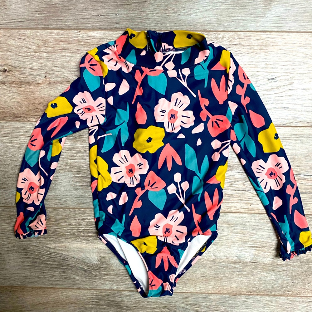 Carter’s 5T One Piece Bathing suit 👶🏻🌞